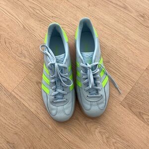 adidas Women's Sneakers in Light Blue and Neon Yellow